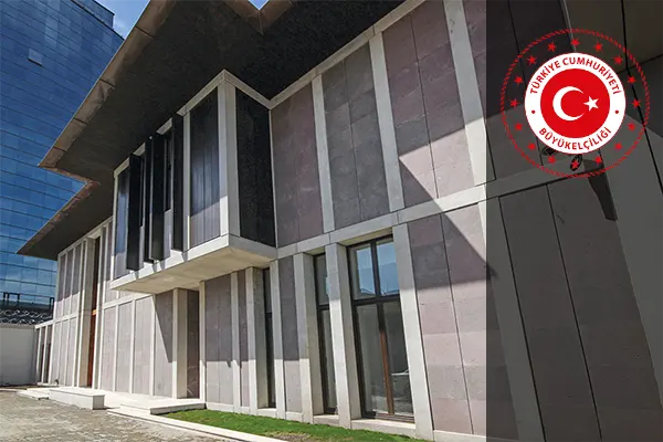 İDESİS Mühendislik tarafından Ulan Batur Türkiye Cumhuriyeti Büyükelçiliği projesinde RTI otomasyon sistemi ile aydınlatma kontrol çözümleri entegre edilmiştir. Proje kapsamında aydınlatma sistemleri merkezi kontrol altyapısına dahil edilerek diplomatik temsilcilik kullanım ihtiyaçlarına uygun, güvenilir ve kullanıcı dostu bir otomasyon çözümü oluşturulmuştur.